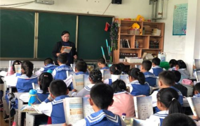 吃瓜娱乐上课传纸条,揭秘学生时代传纸条的欢乐与尴尬瞬间